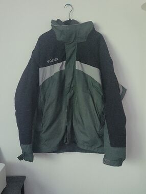 Columbia Men's Dark Green and Black Ski Jacket with Reflective Trim